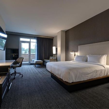Courtyard By Marriott Iowa City University Heights Екстер'єр фото