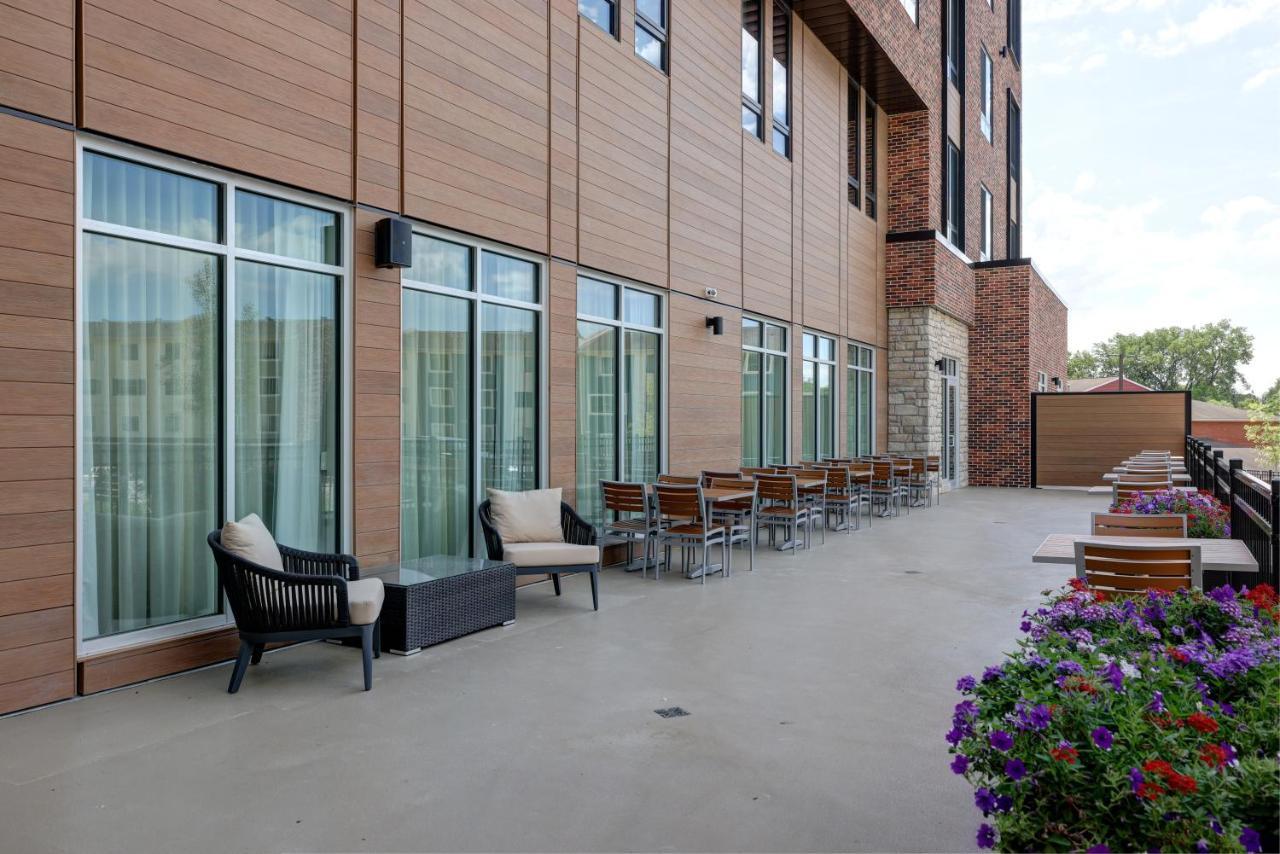 Courtyard By Marriott Iowa City University Heights Екстер'єр фото