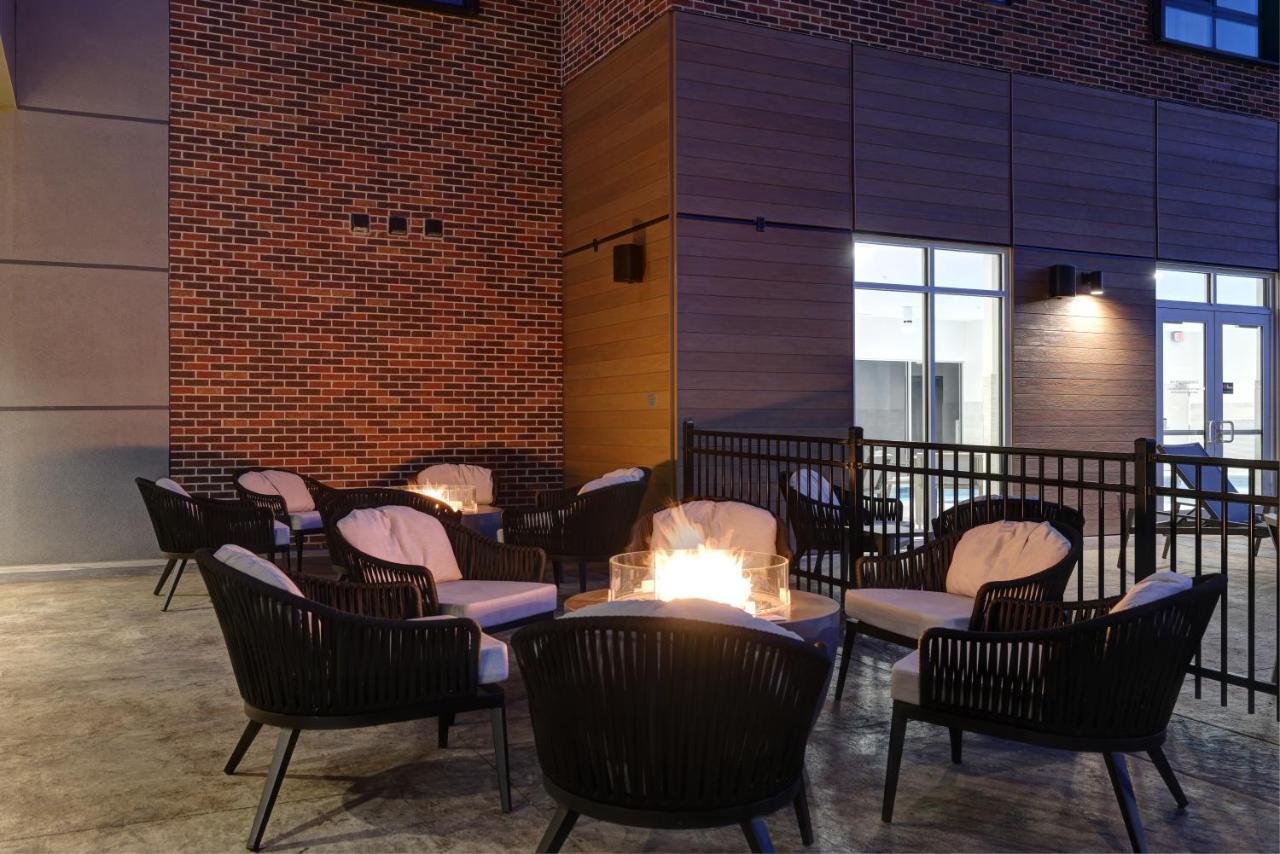 Courtyard By Marriott Iowa City University Heights Екстер'єр фото