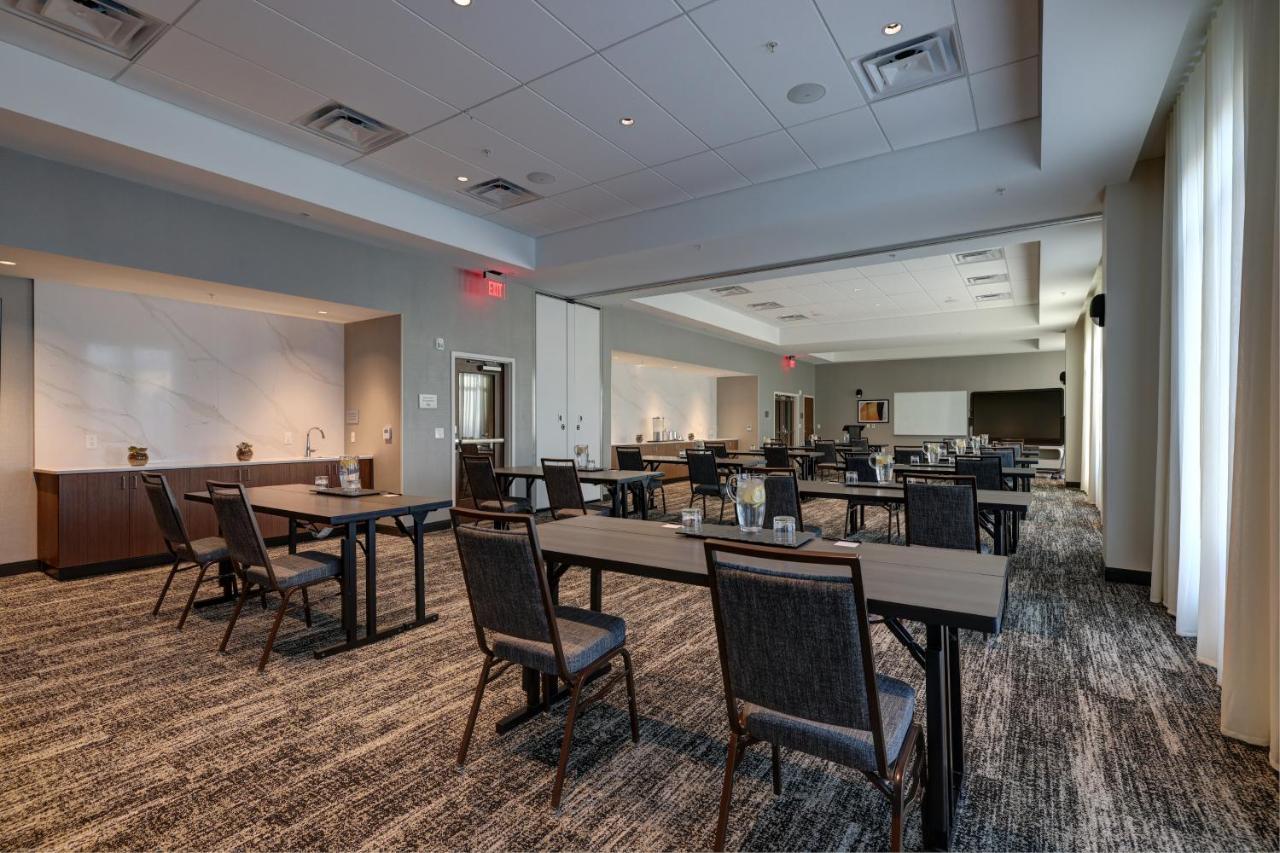 Courtyard By Marriott Iowa City University Heights Екстер'єр фото