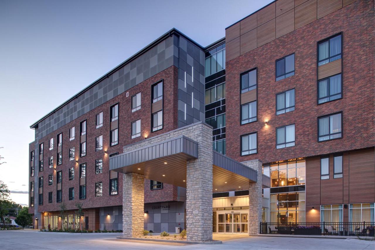 Courtyard By Marriott Iowa City University Heights Екстер'єр фото