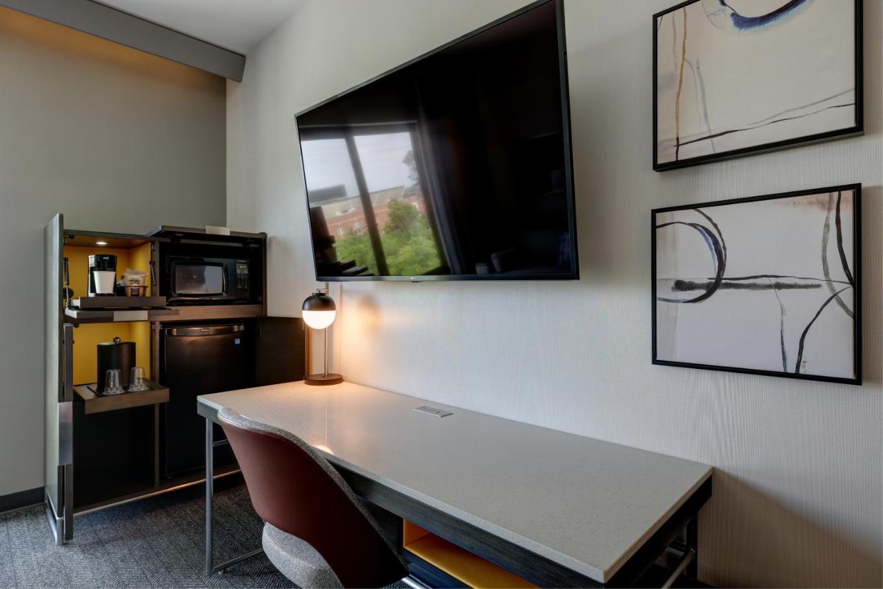 Courtyard By Marriott Iowa City University Heights Екстер'єр фото