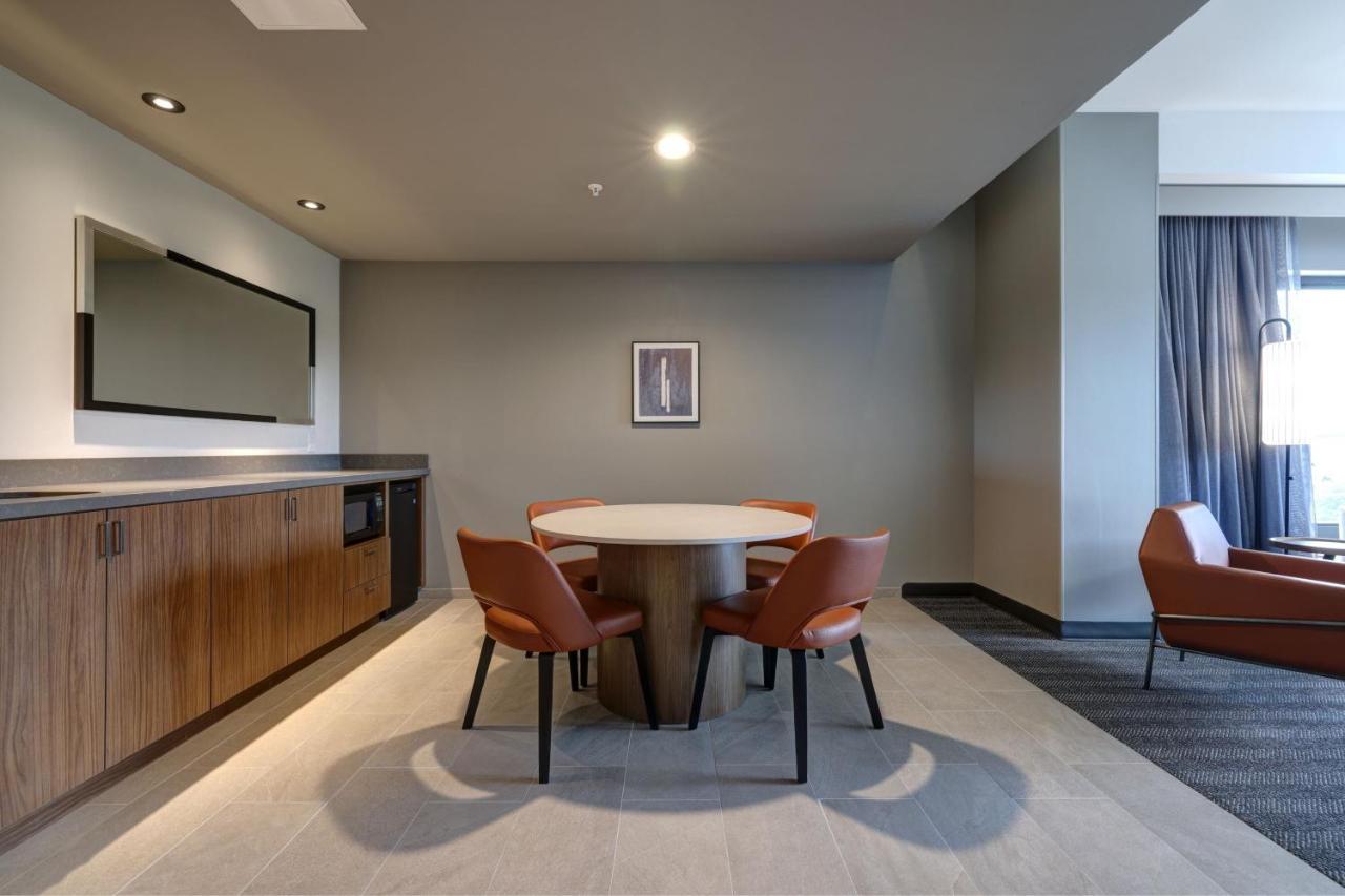 Courtyard By Marriott Iowa City University Heights Екстер'єр фото