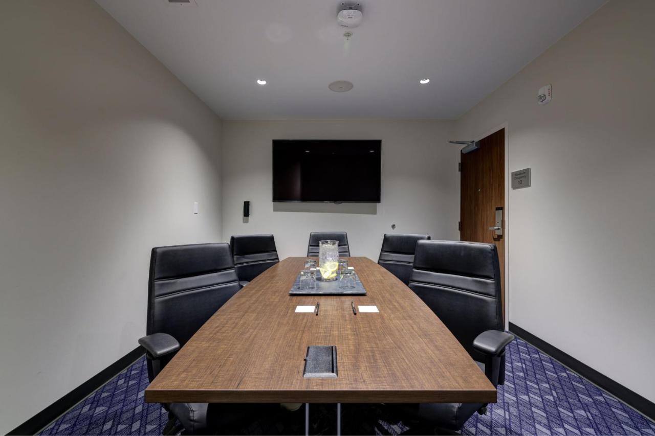 Courtyard By Marriott Iowa City University Heights Екстер'єр фото