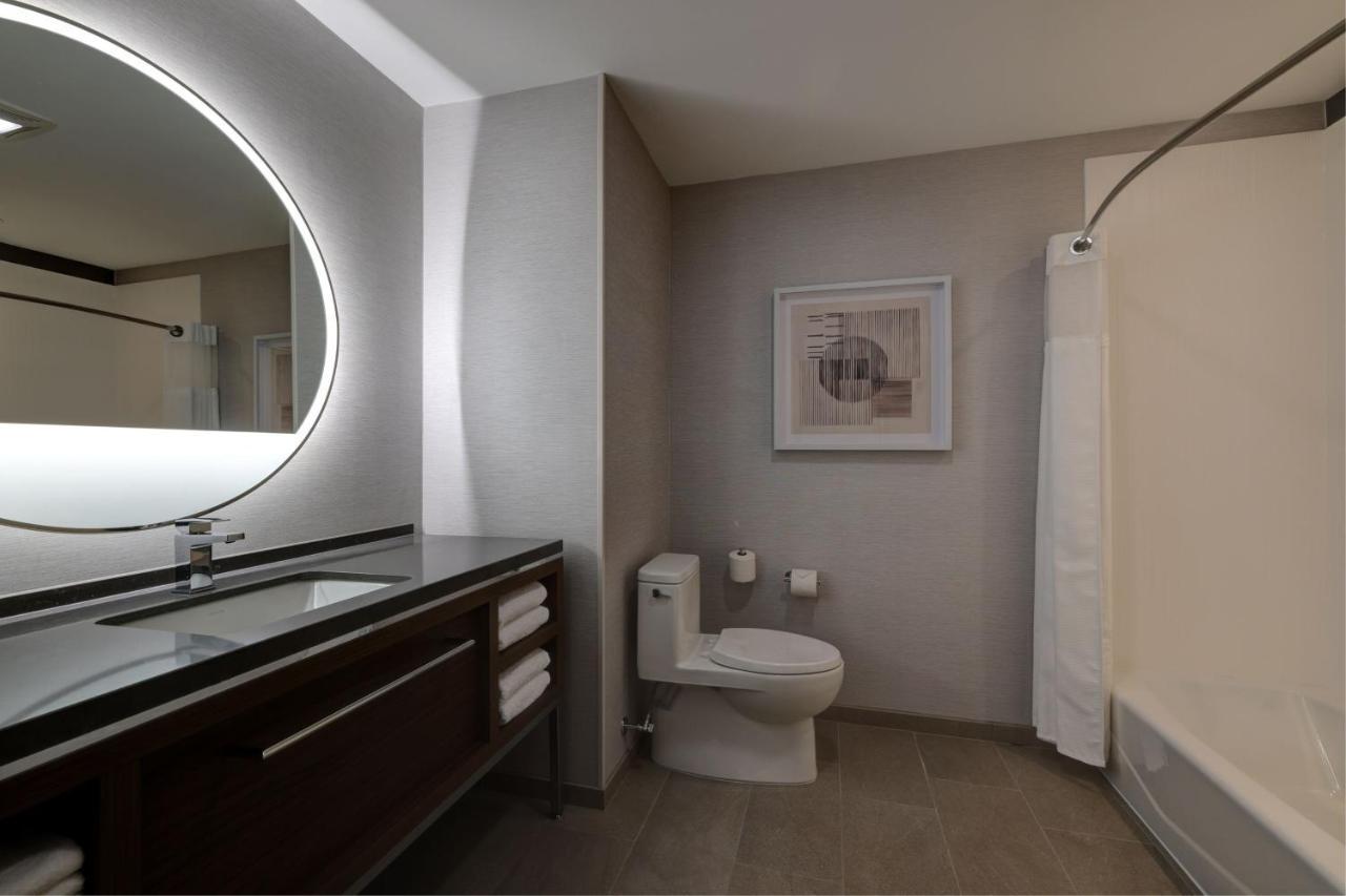 Courtyard By Marriott Iowa City University Heights Екстер'єр фото