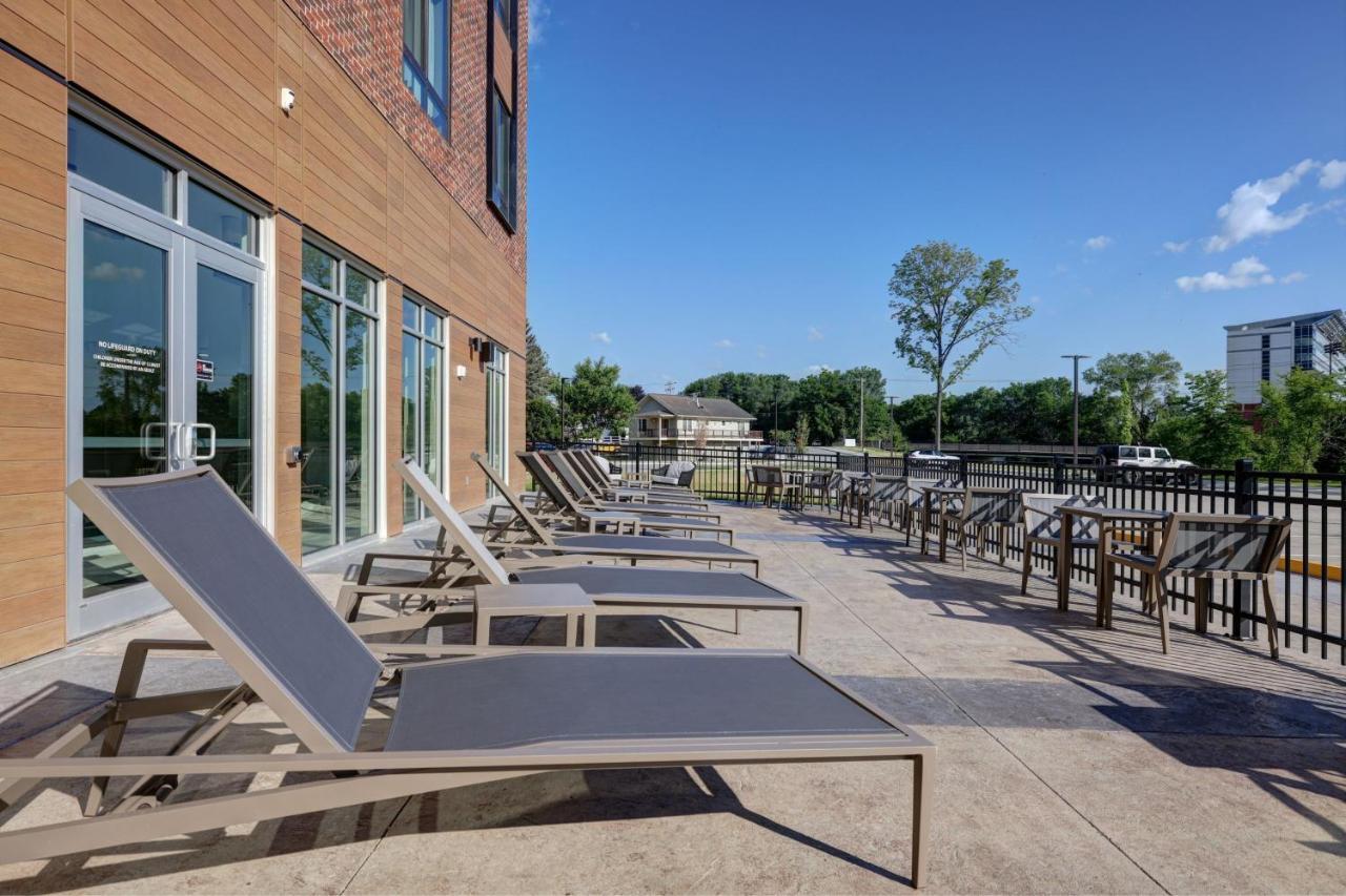 Courtyard By Marriott Iowa City University Heights Екстер'єр фото
